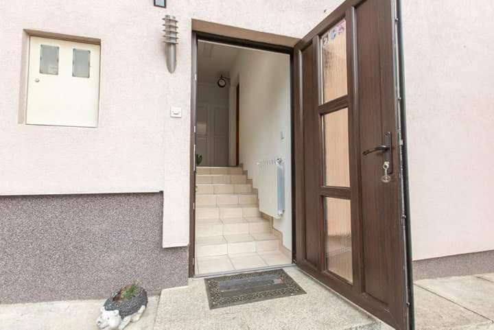 Apartman Sunny Lika Gospić Eksteriør bilde